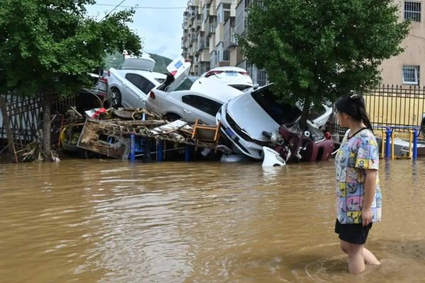 网上配资门户 洪水淹过太师屯，北京暴雨转移八万人
