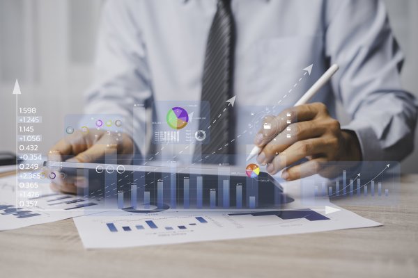 炒股配资评测网 芯片巨头，明日复牌！